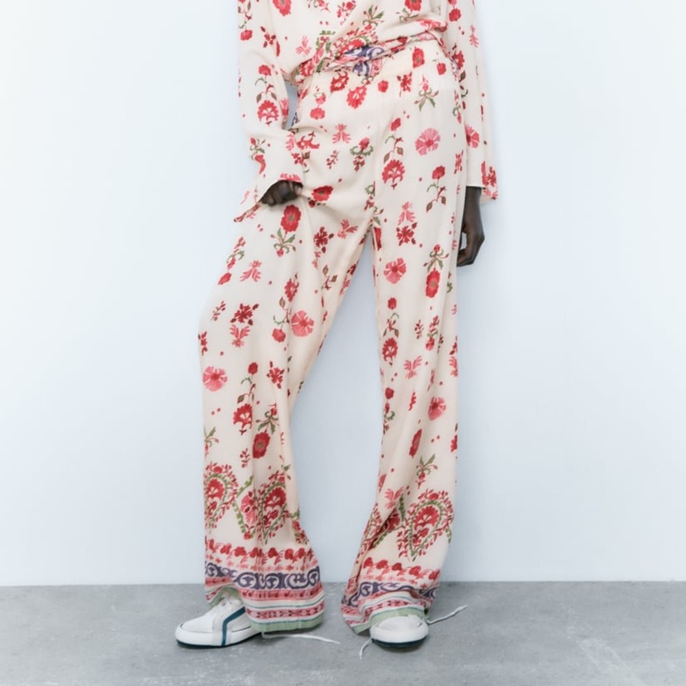 Zara floral printed light weight pants